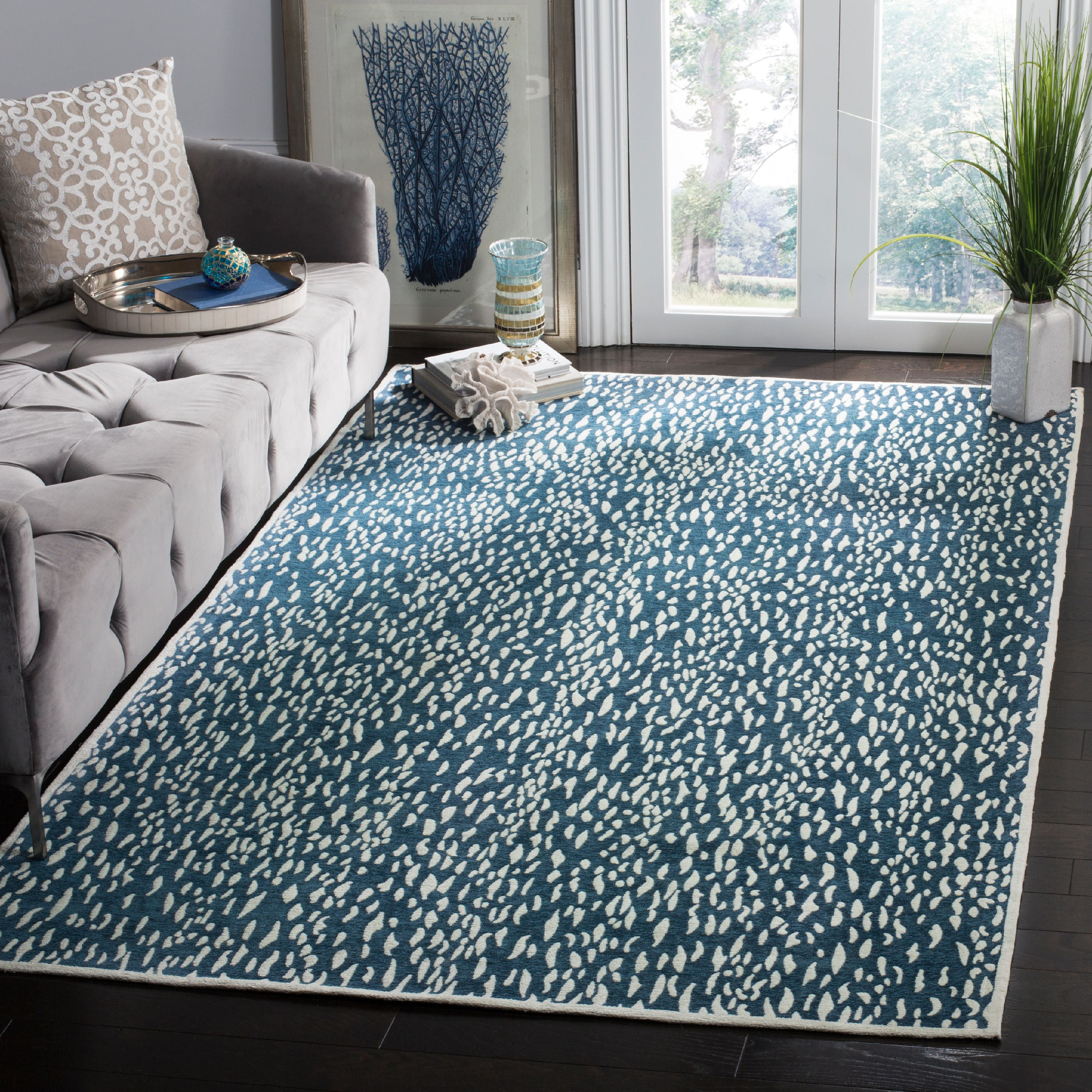 Marbella MRB657 Hand Loomed Accent Rug - Blue/Ivory - 2'3"x4' - Safavieh.
