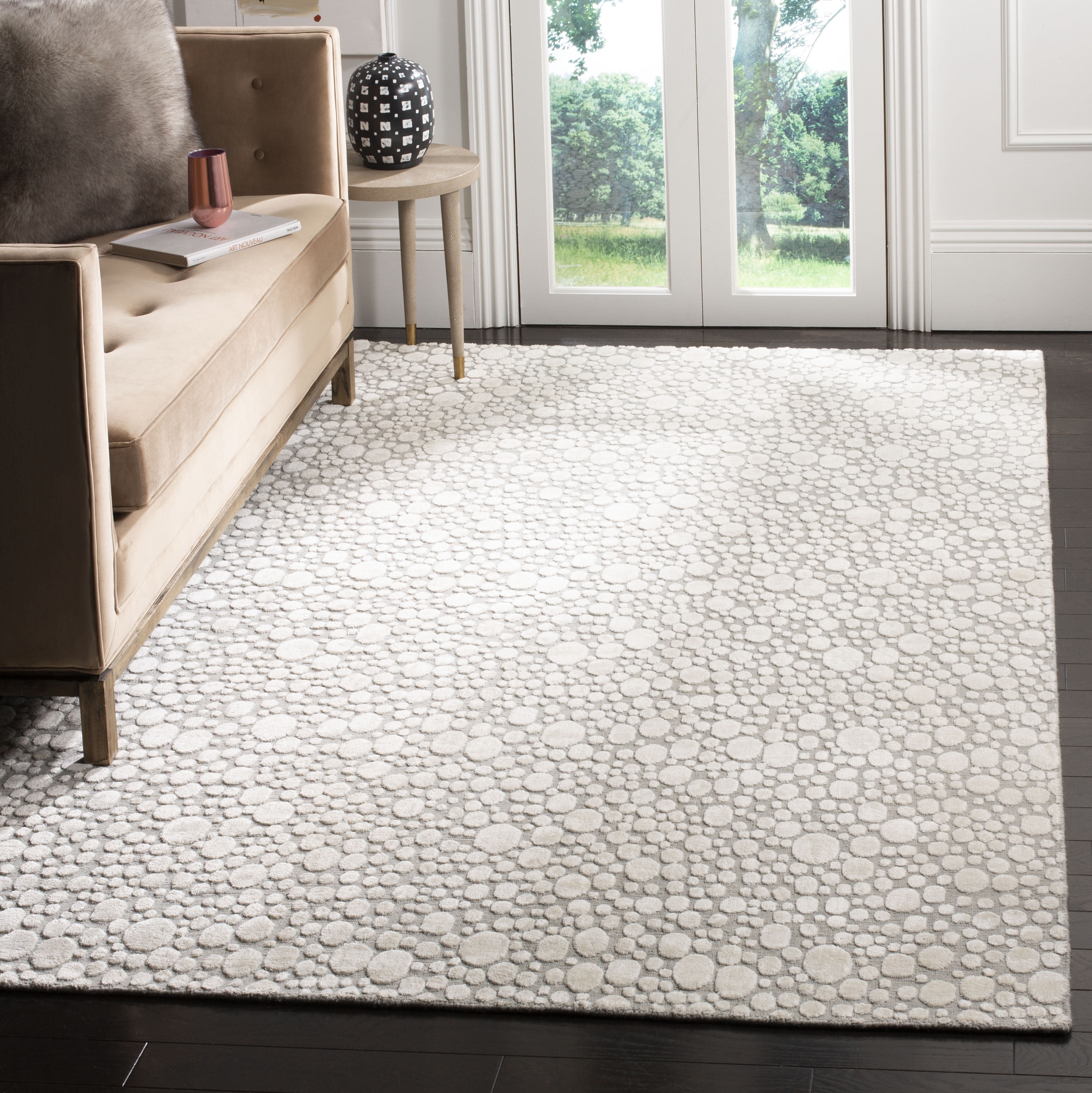 SAFAVIEH Mirage Xanthia Geometric Area Rug, Silver/Cream, 8' x 10'
