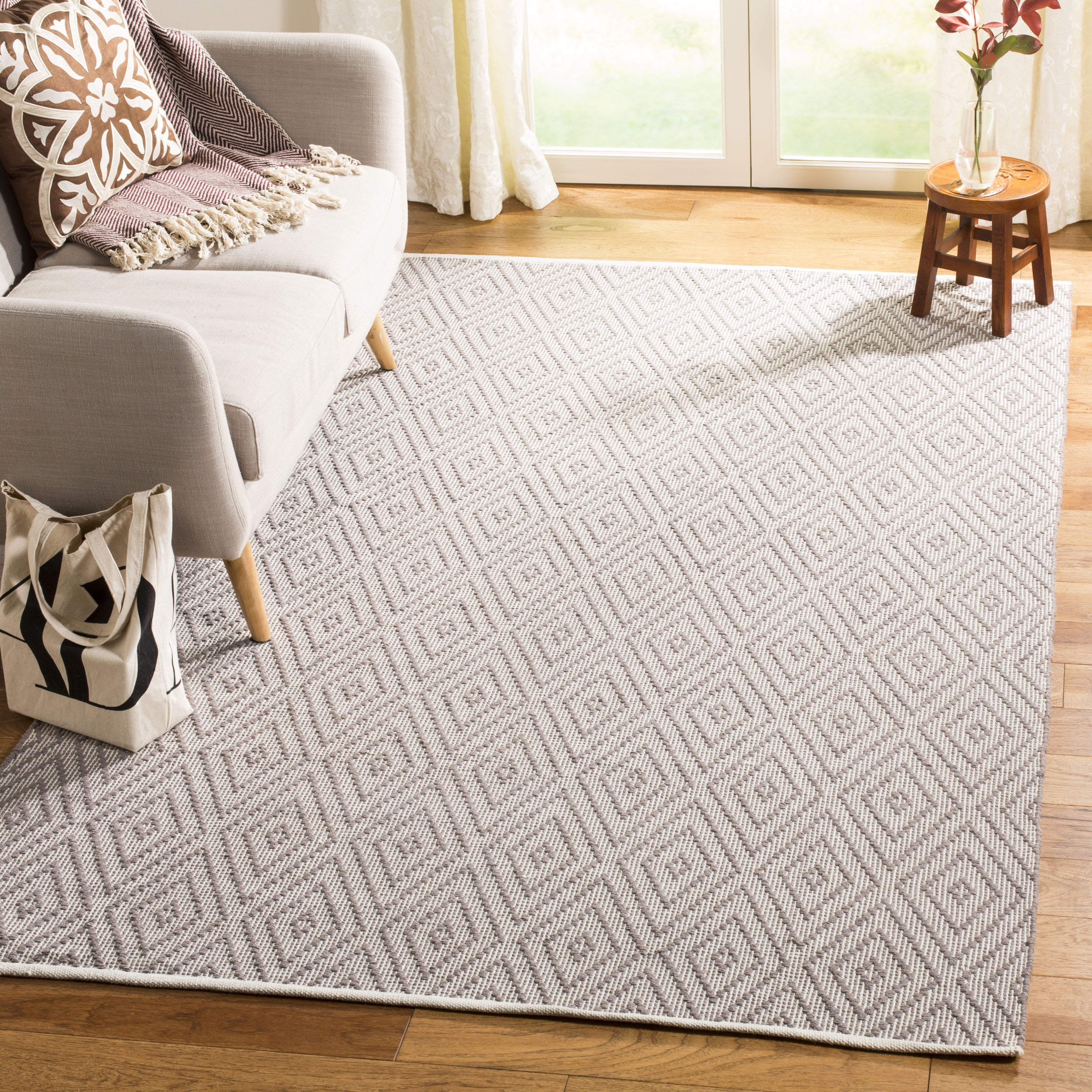 Montauk MTK811 Hand Woven Indoor Accent Rug - Grey/Ivory - 3'x5' - Safavieh.