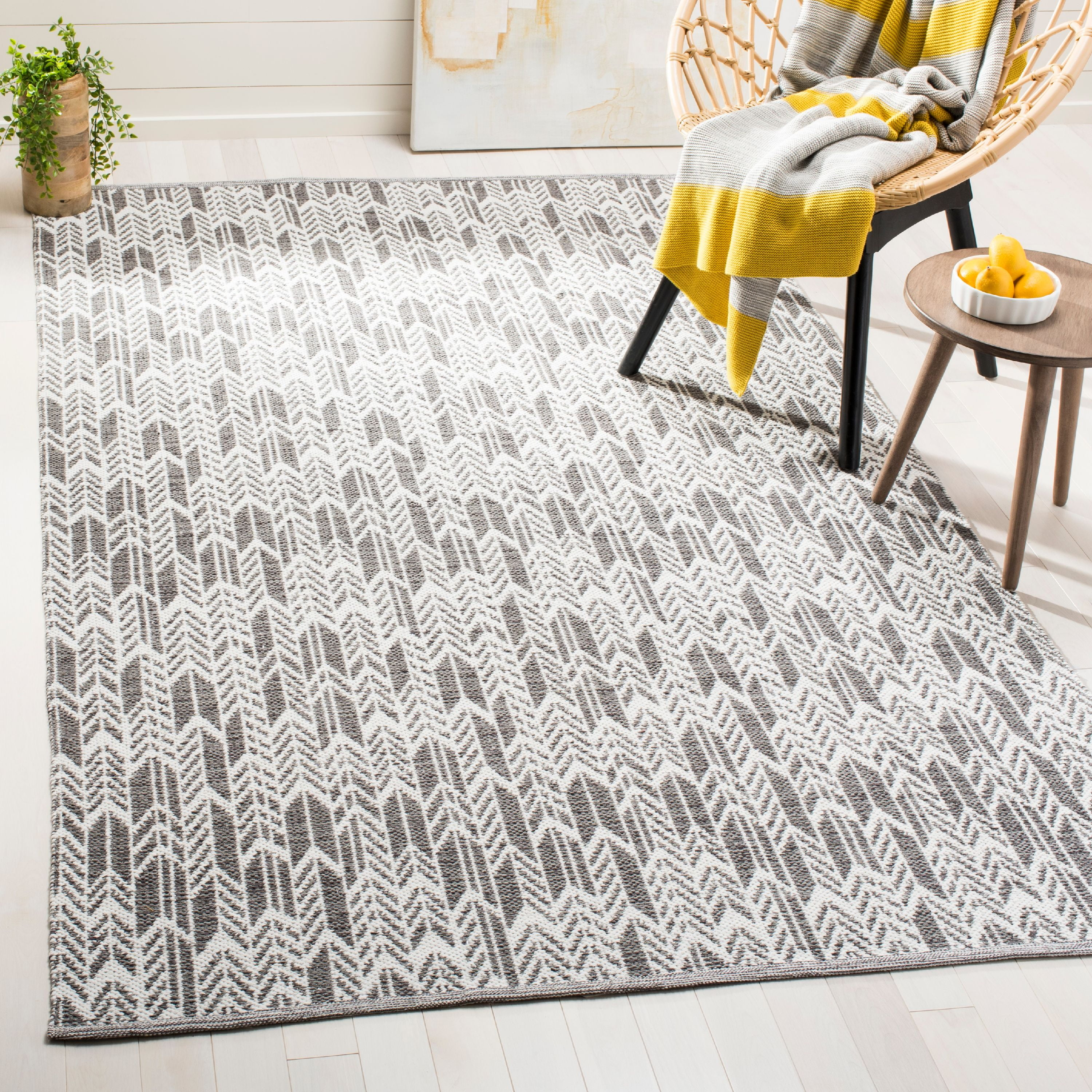 Montauk MTK609 Hand Woven Indoor Accent Rug - Charcoal/Ivory - 3'x5' - Safavieh