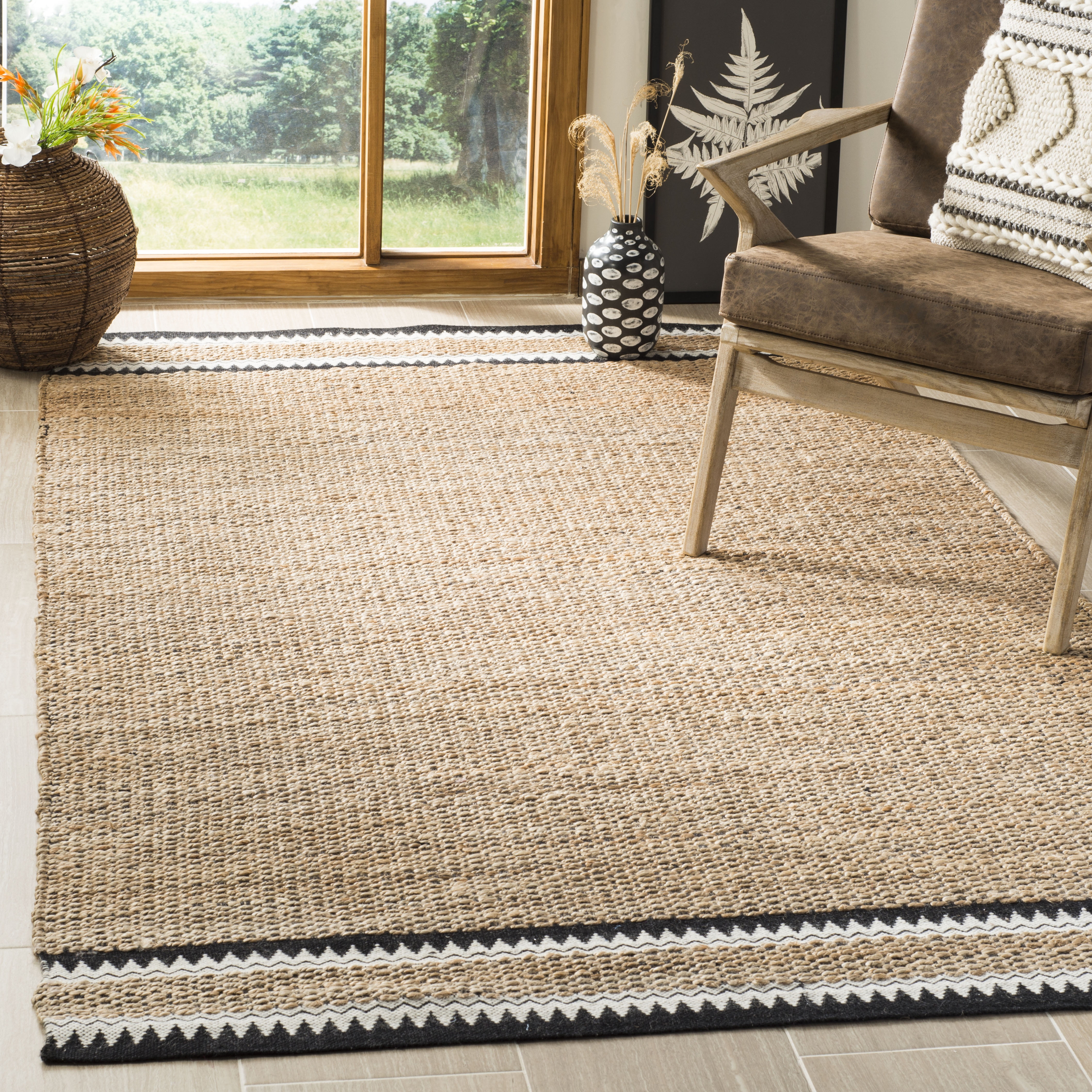 Natural Fiber NF874 Hand Woven Indoor Accent Rug - Natural/Black - 3'x5' - Safavieh