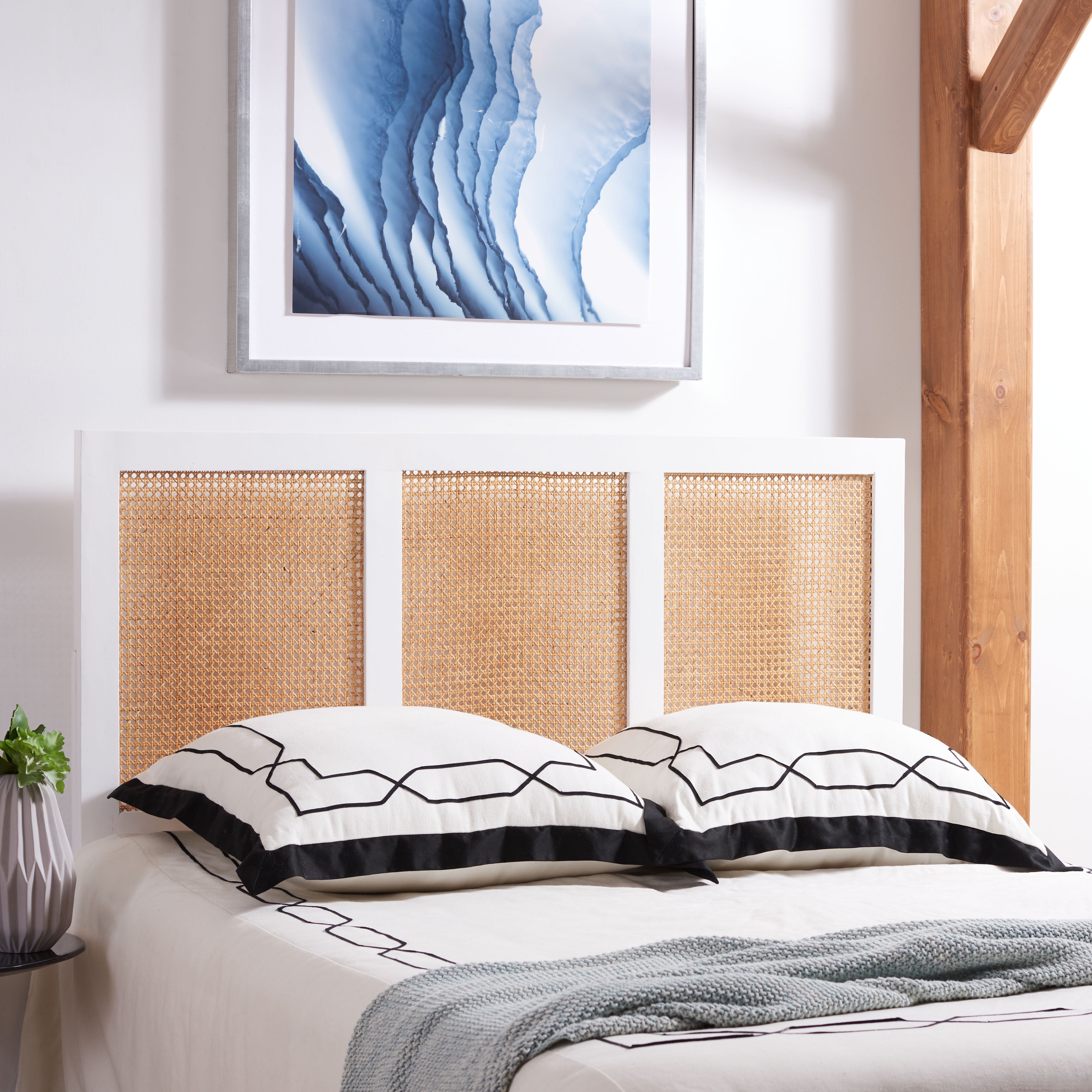 SAFAVIEH Vienna Cane Farmhouse Wood Headboard, Queen, White Wash