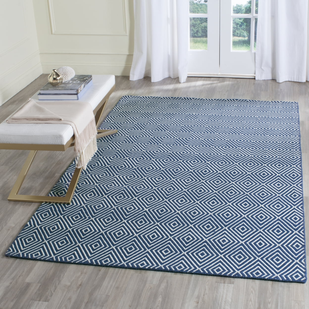 SAFAVIEH Wilton Donella Geometric Diamonds Area Rug, Navy/Ivory, 4' x 6'