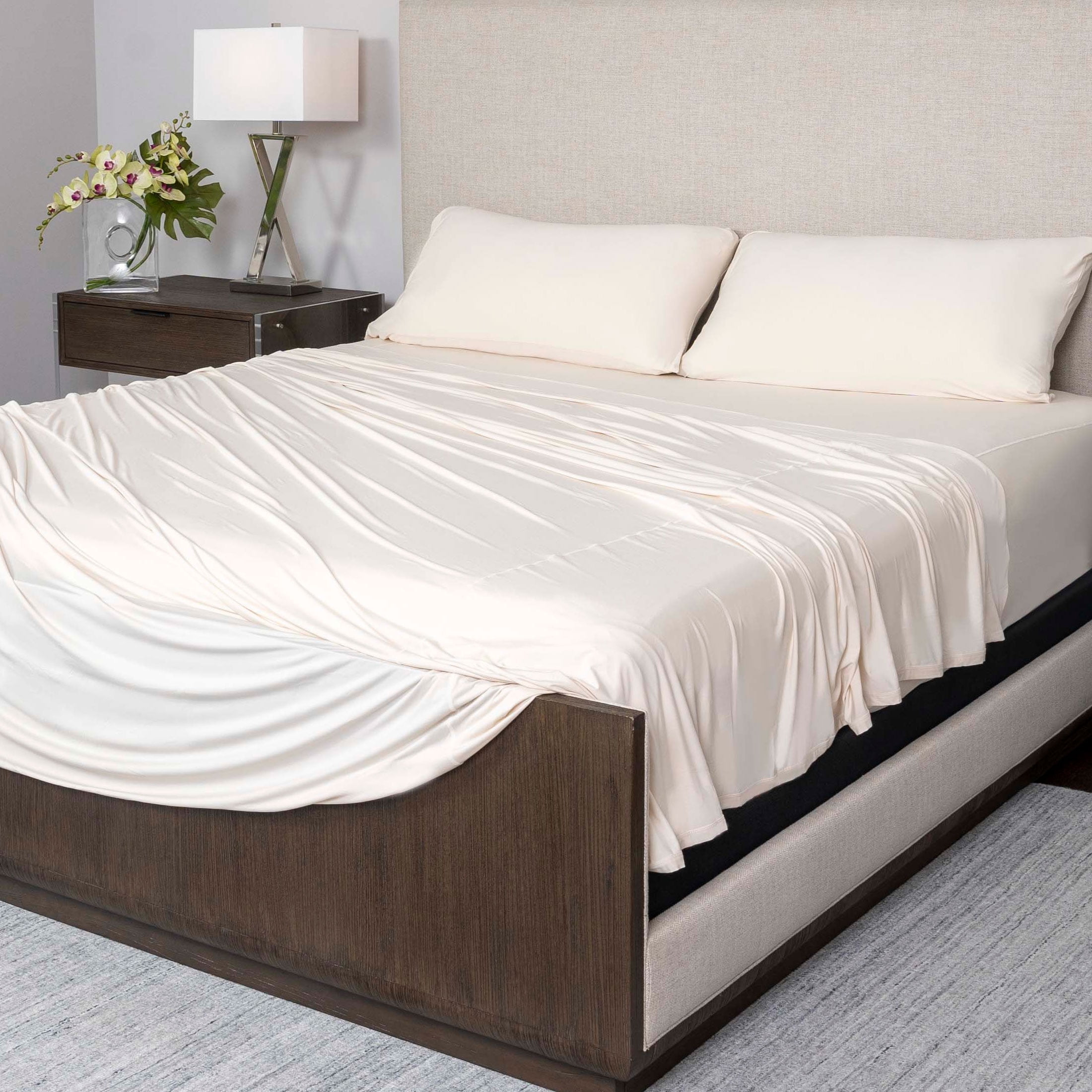 SHEEX Active Comfort Sheet Set with 2 Pillowcases, Queen - Cooling - Breathable - Deep Pocket - Moisture-Wicking, Parchment