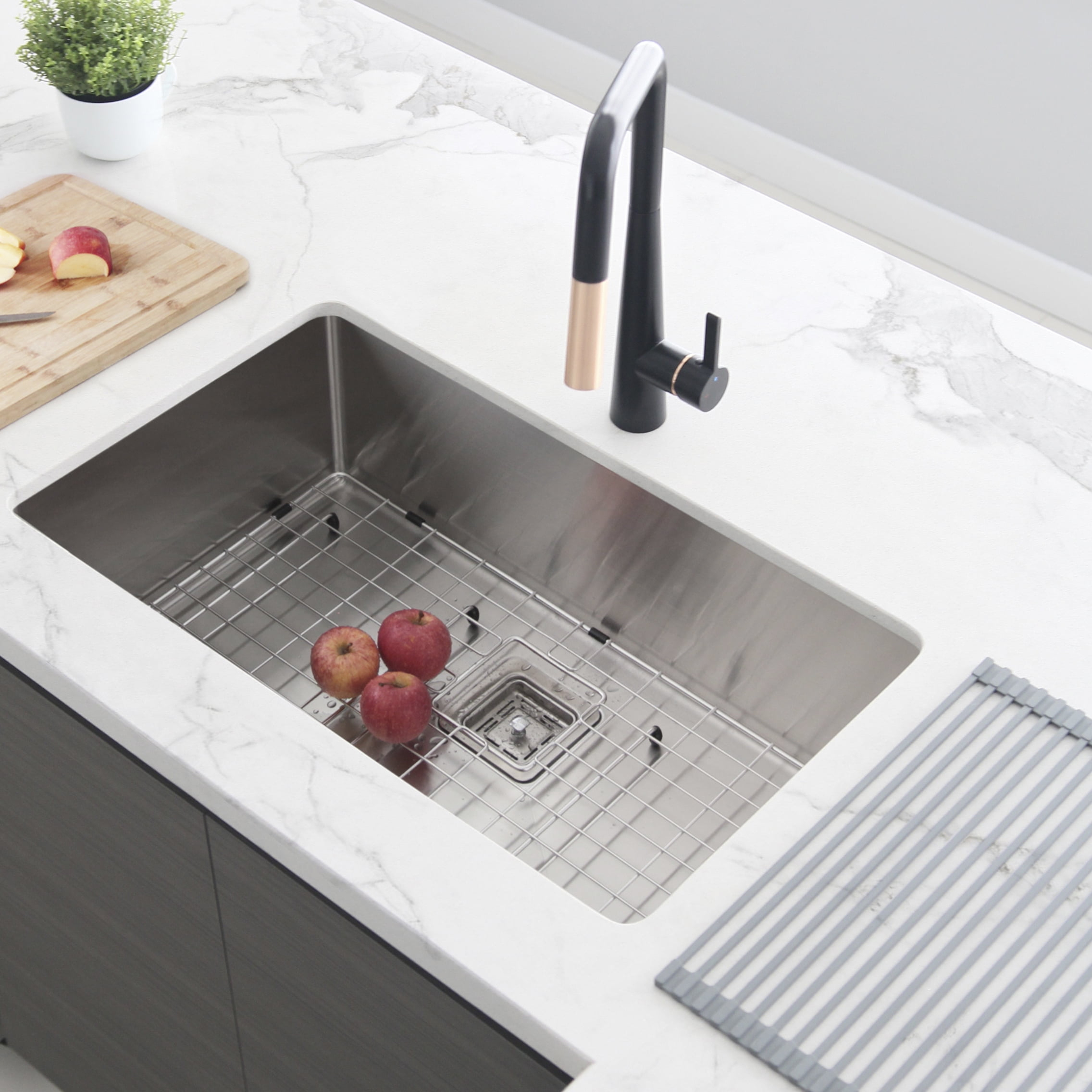 Stylish Undermount 30" Stainless Steel Single-Bowl Kitchen Sink with 2 Accessories S-511XG