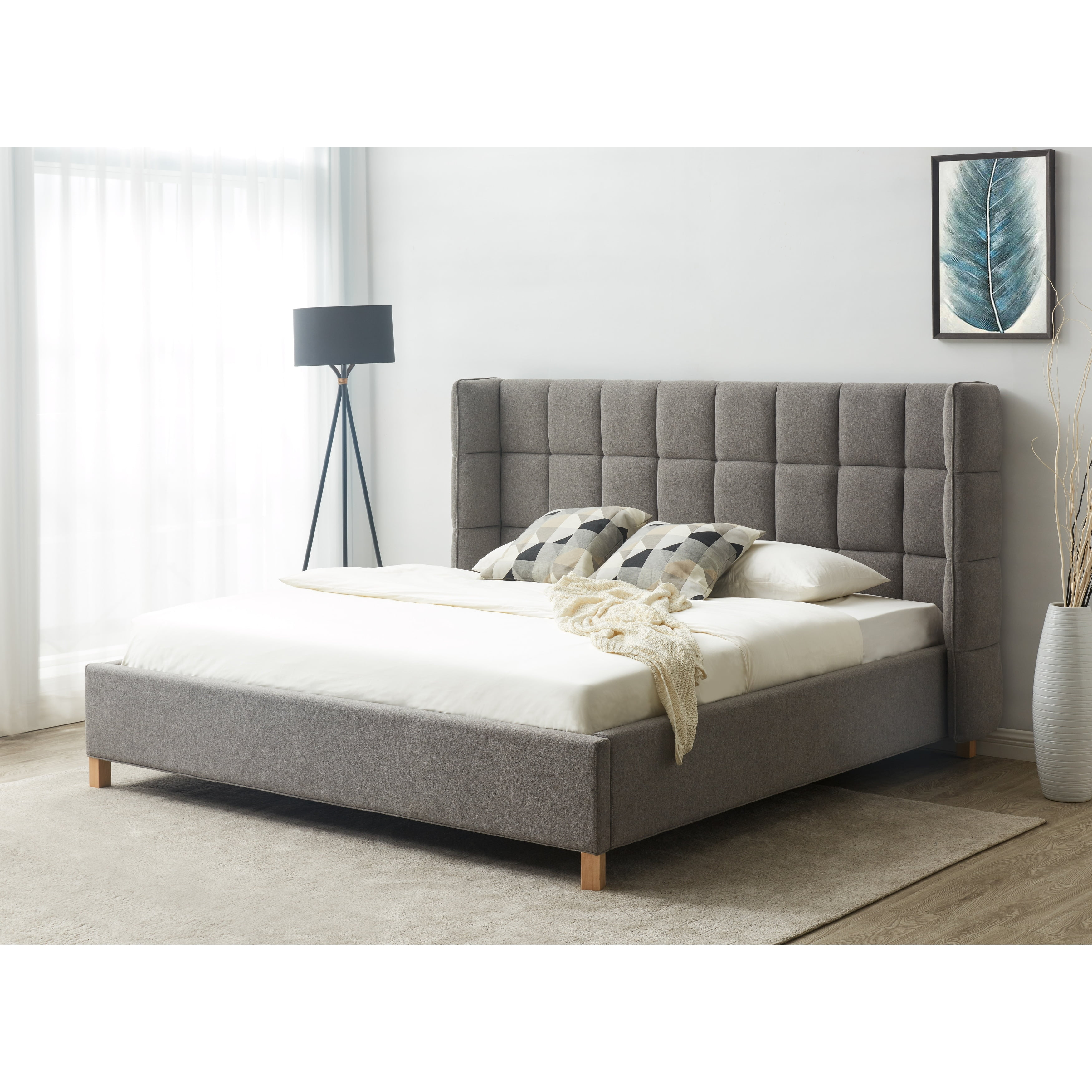 Safavieh  Couture Emerson Grid Tufted Bed. Light Grey 74 IN W x 87 IN D x 51 IN H