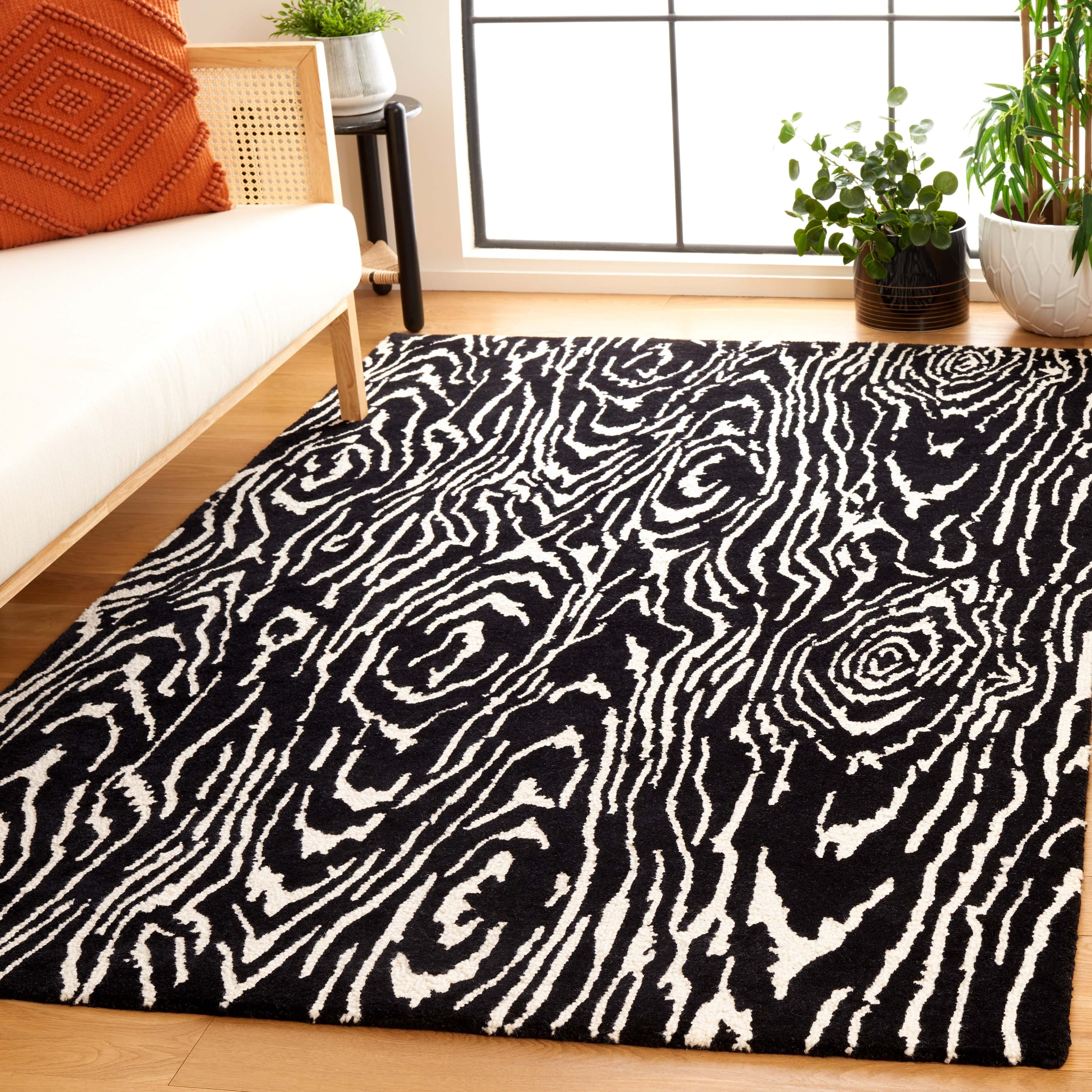 Safavieh  Hand-Tufted Ebony Berajeta Modern & Contemporary Wool Rug 3' x 5' - Black/Ivory