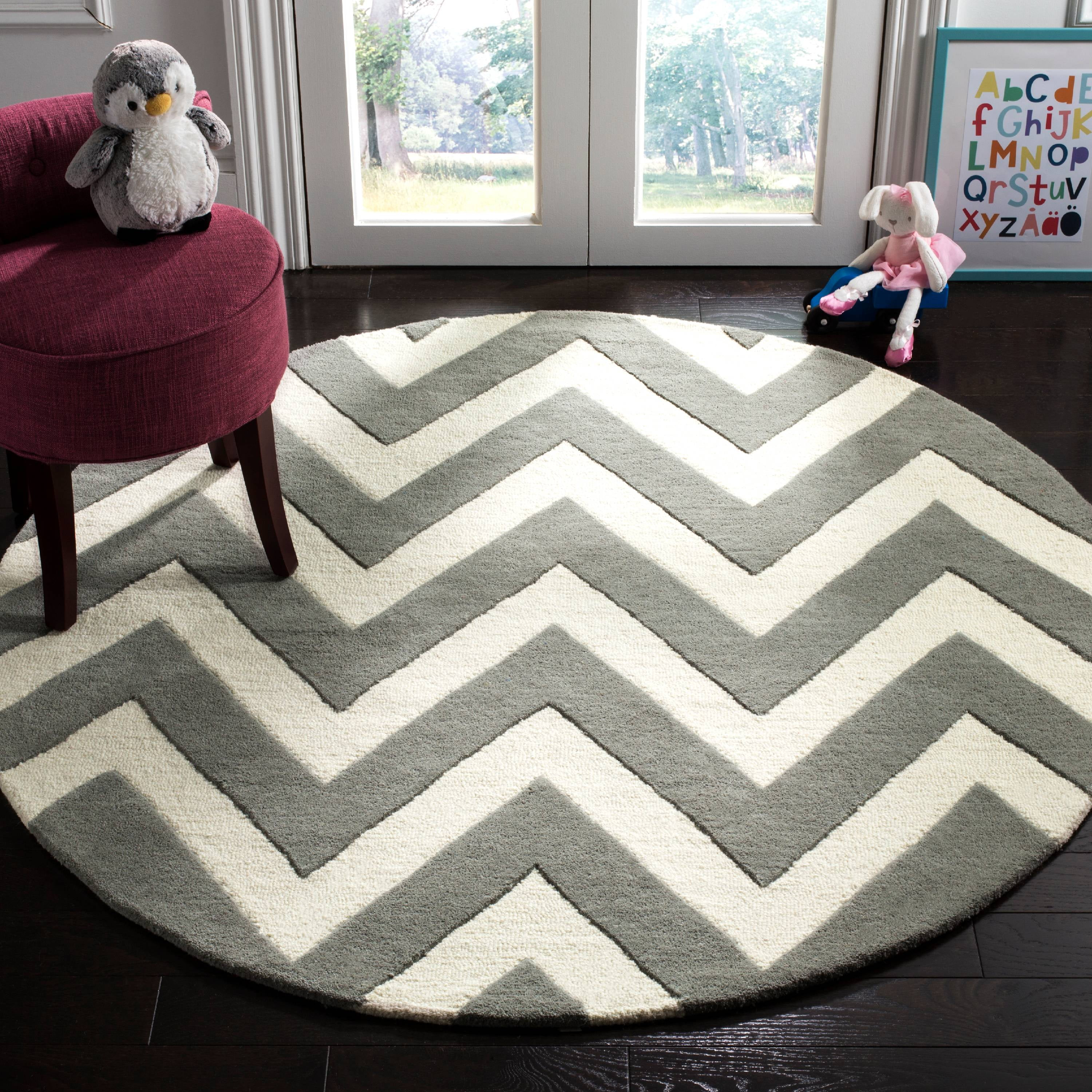 Safavieh Kids Basic Chevron SFK921 Hand Tufted Indoor Area Rug - Grey/Ivory - 5' Round - Safavieh