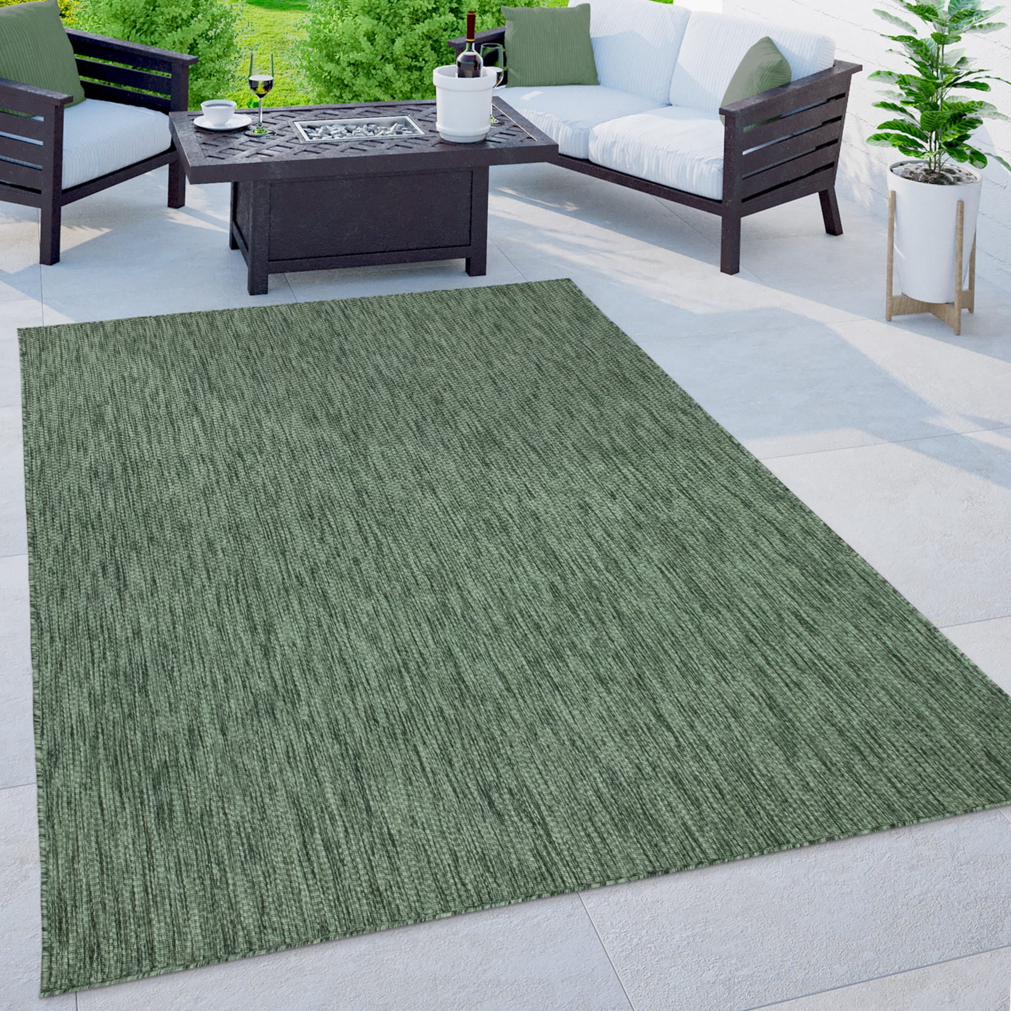 Solid Outdoor Rug for Patio or Balcony in Mottled Green