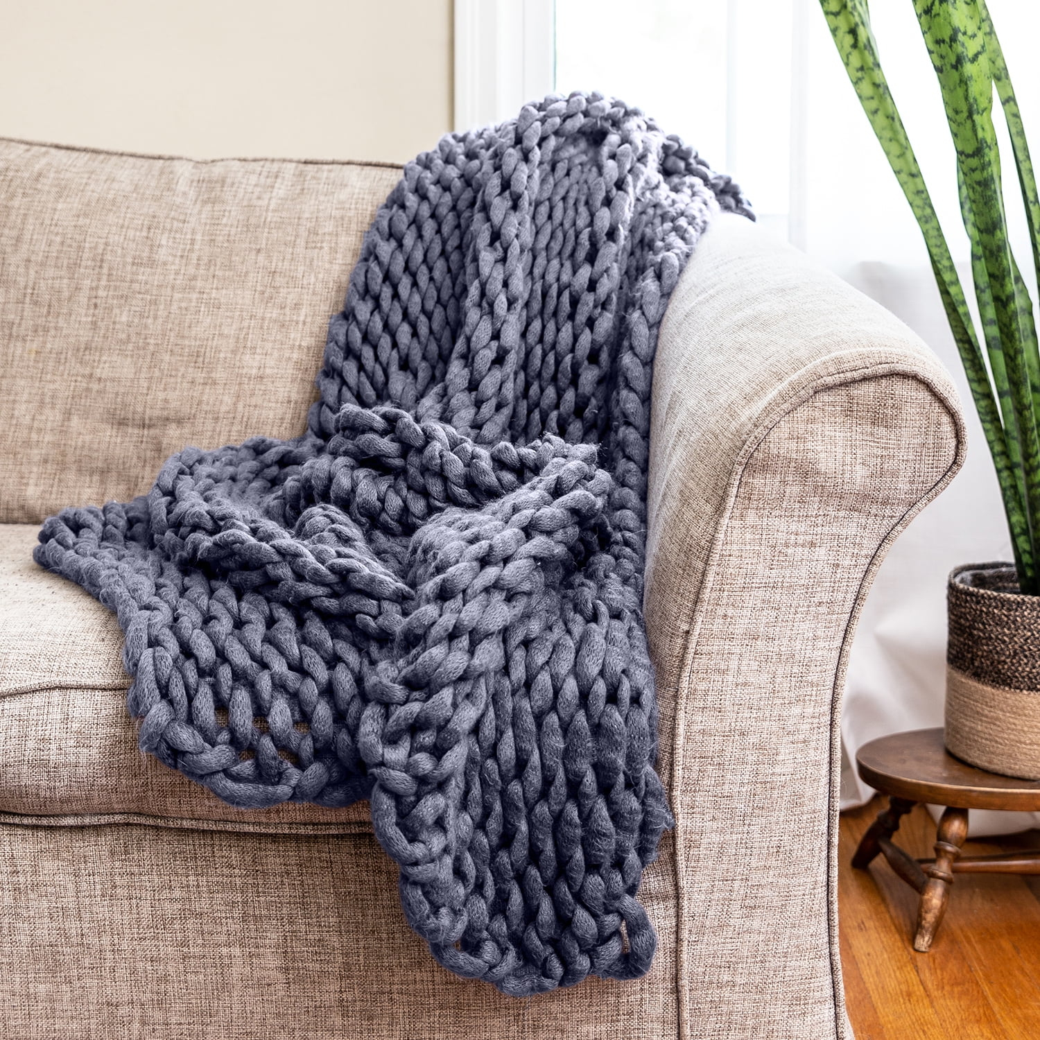 Donna Sharp Chunky Knit Indigo Contemporary Decorative Throw Blanket with Over-Sized Loop Pattern