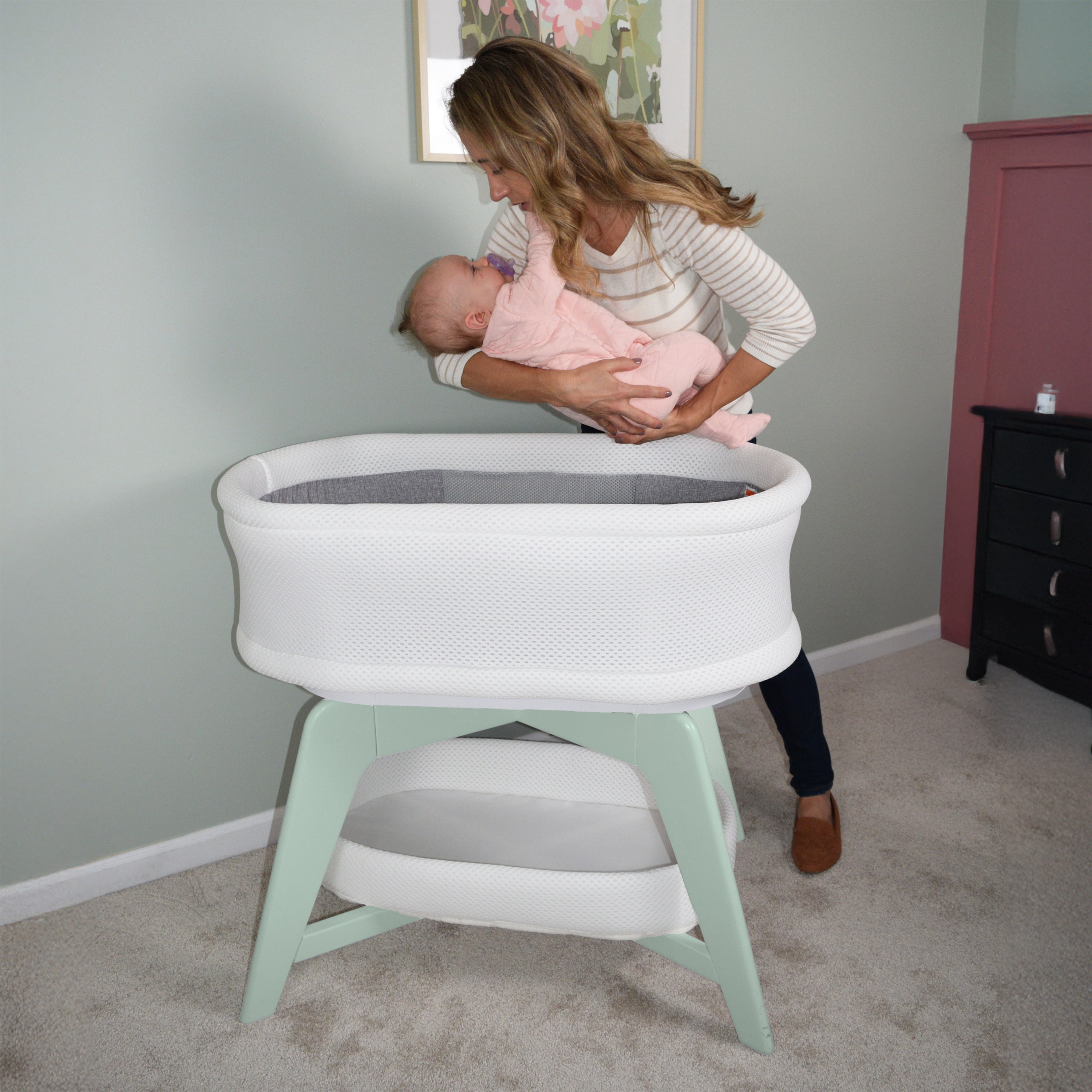 TruBliss Evi Smart Bassinet in White on Mint