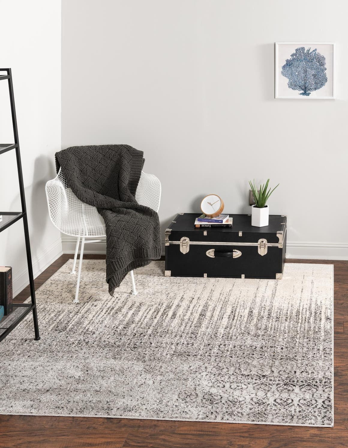 Unique Loom Del Mar Collection Area Rug - Jennifer (6' 1" Square Gray/Black)