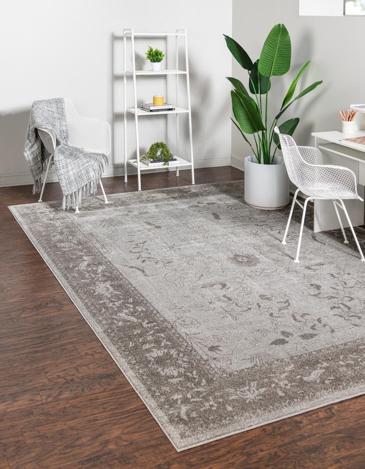 Unique Loom La Jolla Collection Area Rug - Floral (3' 3" x 5' 3" Rectangle Light Gray/Gray)