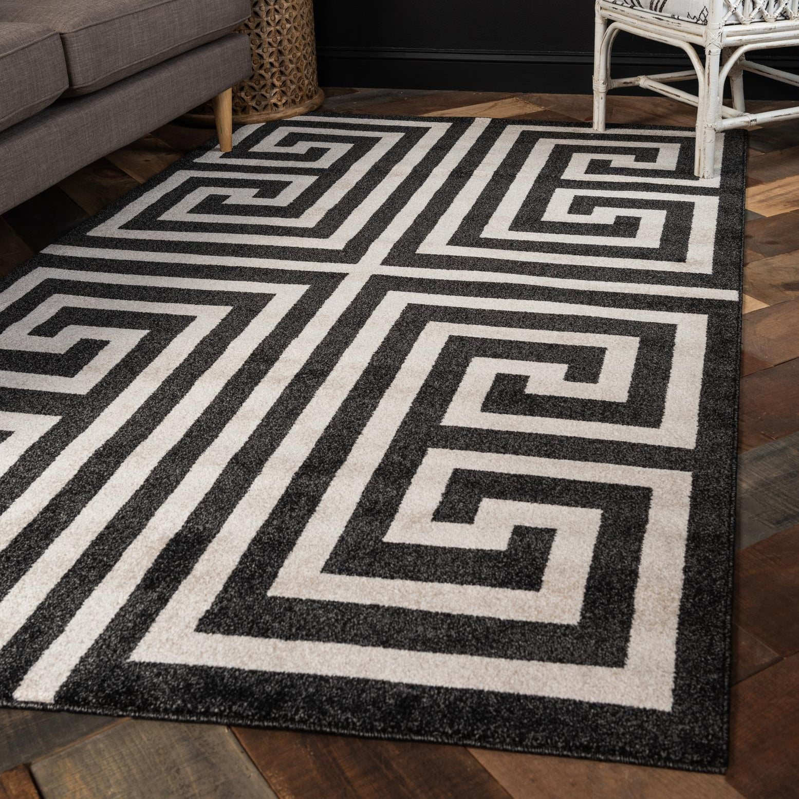 Unique Loom Athens Collection Area Rug - Greek Key (7' 1" x 10' Rectangle Black/Beige)