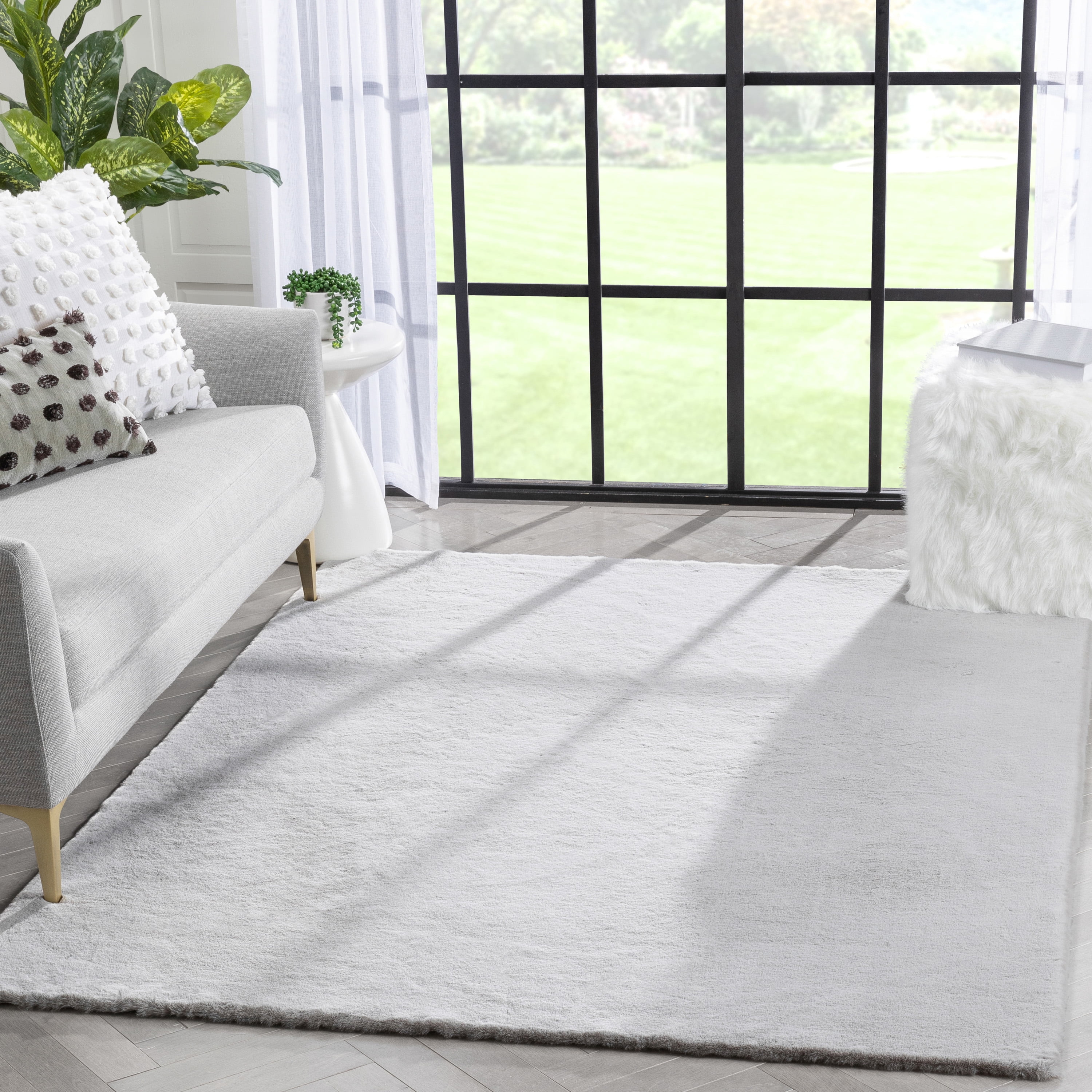 Well Woven Opal Crest Textured Solid White Modern Faux Fur 5'2" Heart Area Rug
