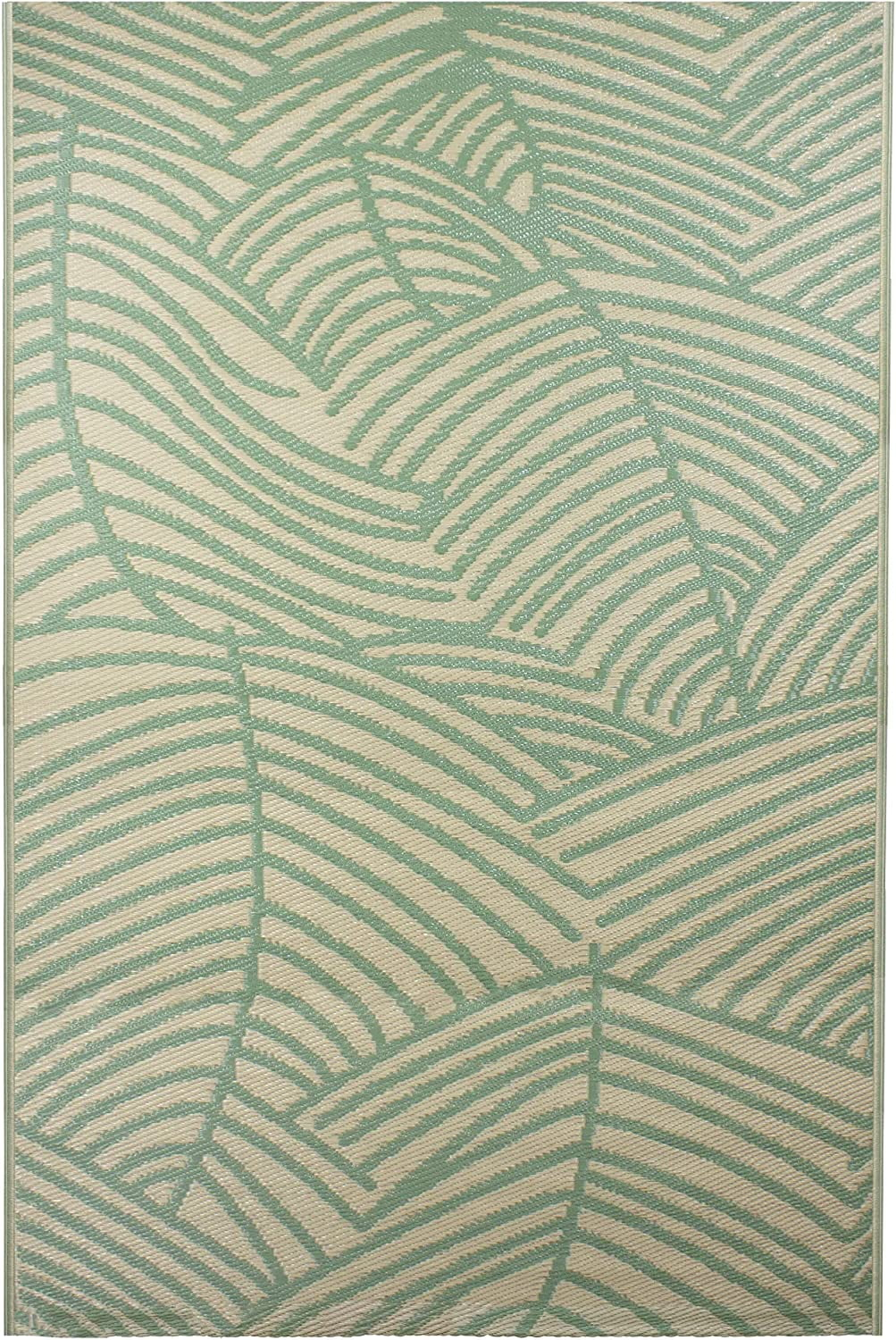 Northlight 4' x 6' Green and Beige Leaf Design Rectangular Outdoor Area Rug