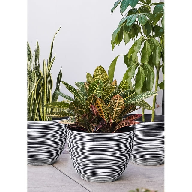 Xbrand Modern Nested Round Textured Pot Planter, Set of 3, 12 Inch Tall, White