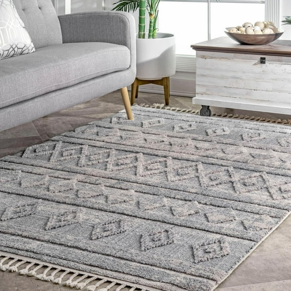 nuLOOM Devonte Diamond Area Rug, 5' 3" x 7' 7", Gray