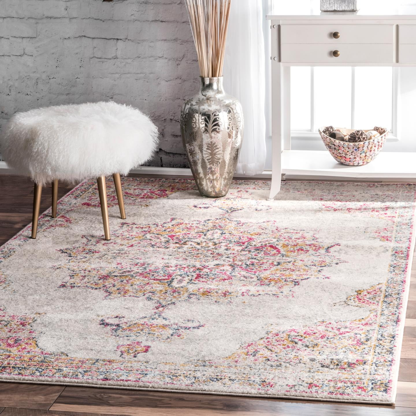 nuLOOM Leola Vintage Medallion Accent Rug, 3' x 5', Pink