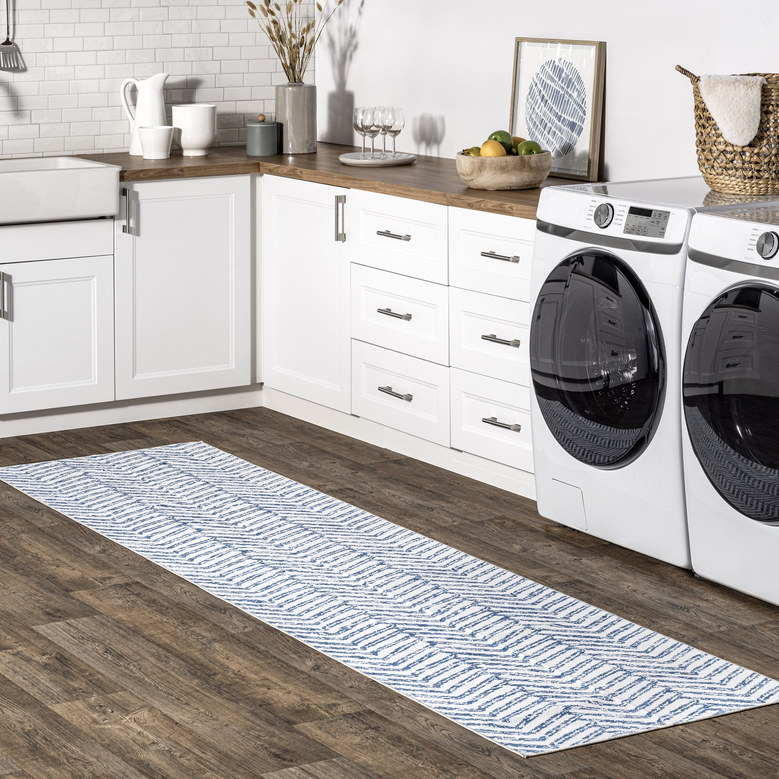nuLOOM Rosanne Machine Washable Geometric Area Rug, 2' 6" x 8', Blue