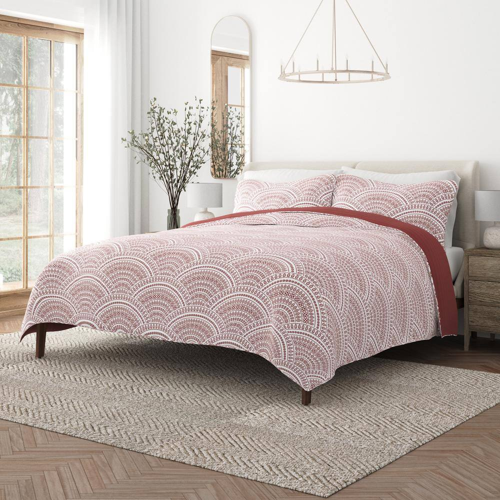 Noble Linens Terracotta 3 Piece Scallop Reversible Microfiber Quilt Set, King / CalKing