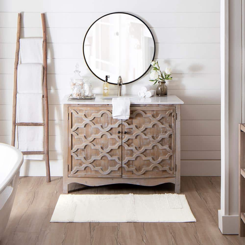 Arctic White Cotton Geometric Bath Mat 21" x 34"