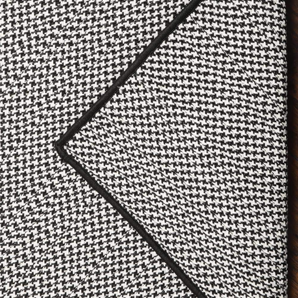 Colonial Mills Outdoor Houndstooth Tweed - Black 4' square