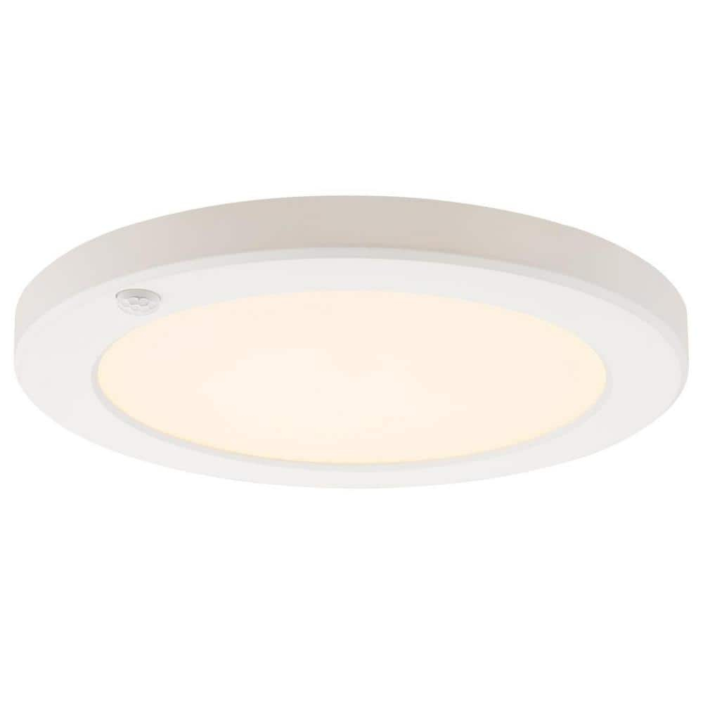 Westinghouse  Lighting 9 Inch 18 Watt LED Indoor Flush Mount Fixture with Motion Sensor and Color Temperature Selectable,White