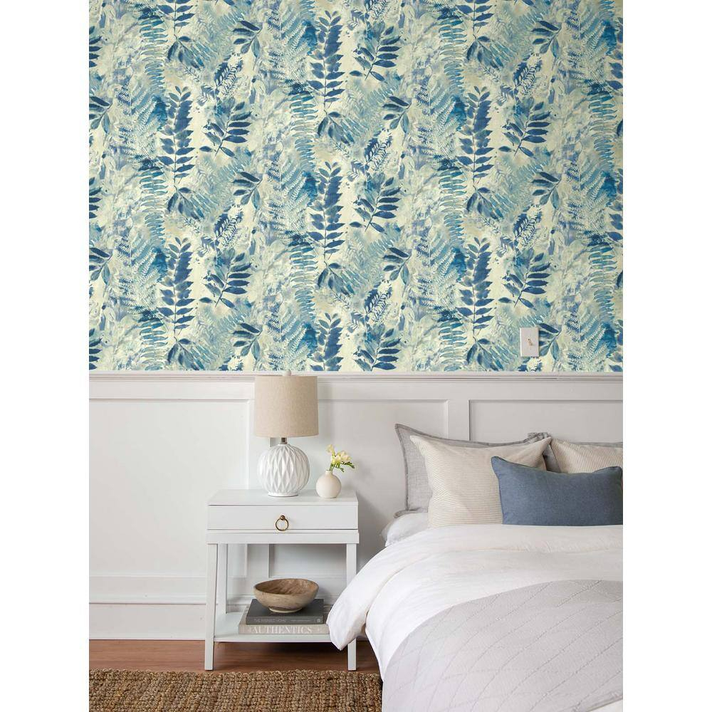 Surface Style - Peel and Stick Wallpaper, Nature Lover Wallpaper for Bedroom, Dorm Room Essentials, Self Adhesive, Vinyl, 30.75 Sq Ft Coverage (Fern Memory Collection, Azure)