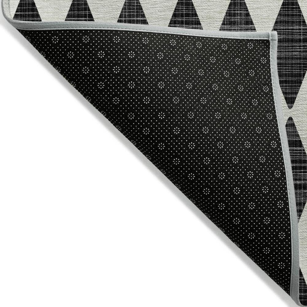Chantille ACN578 Black 5 ft. x 7 ft. 6 in. Machine Washable Indoor/Outdoor Geometric Area Rug