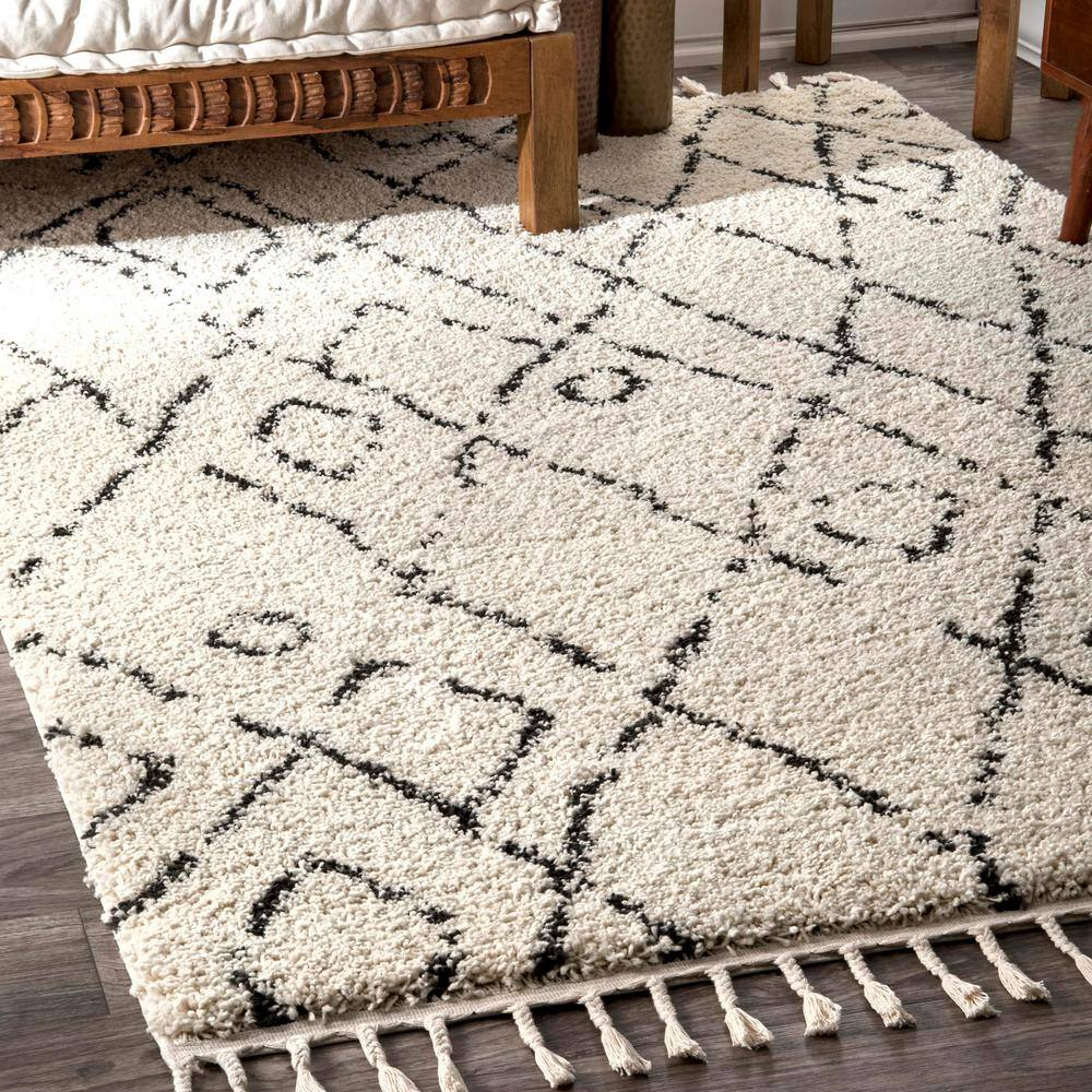 Nieves Moroccan Diamond Tassel Off-White 8 ft. x 10 ft. Area Rug