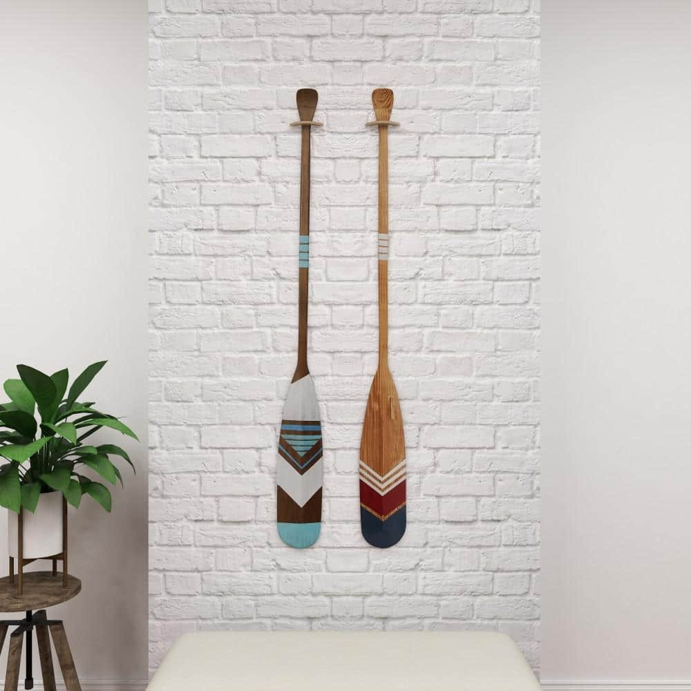 DecMode Multi Colored Wood Novelty Canoe Oar Paddle Wall Decor with Arrow and Stripe Patterns (2 Count)