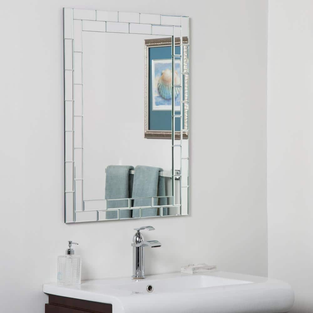 Decor Wonderland SSM414-2 Grand Street Modern Bathroom Mirror - Silver