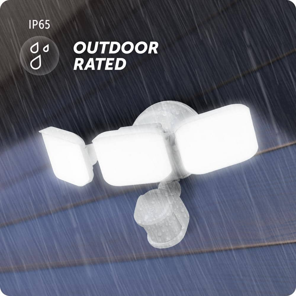 White Polycarbonate Battery Operated Triple Head LED Security Light