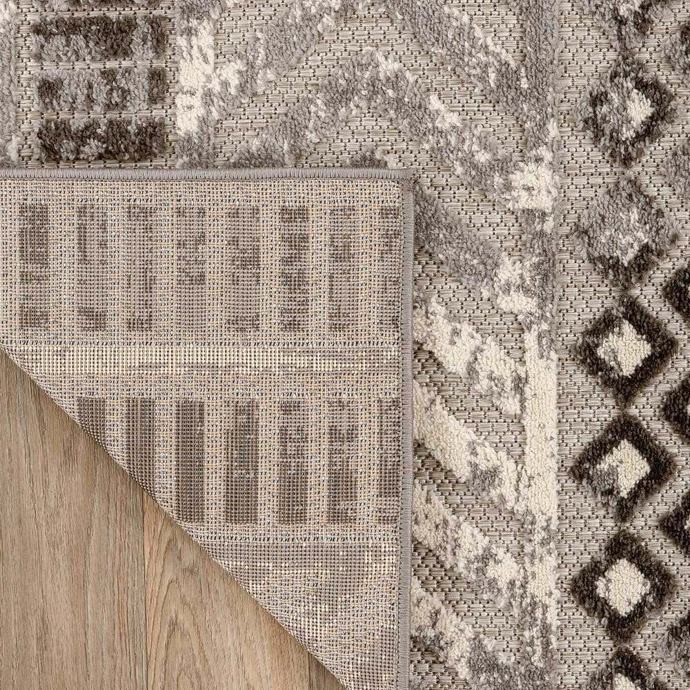 Gray 7 ft. 10 in. x 10 ft. Distressed Geometric Indoor/Outdoor Area Rug