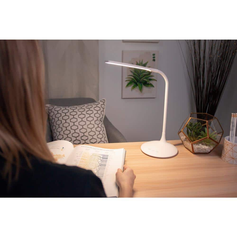 BLACK & DECKER Modern Battery Desk Lamp