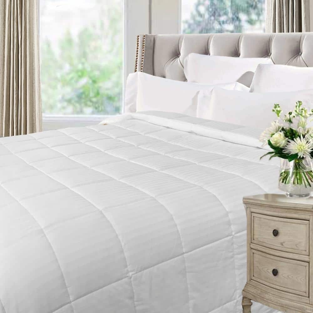 Hotel Select 250TC Down Alternative White Oversize Comforter, Duvet Cover Insert, Queen