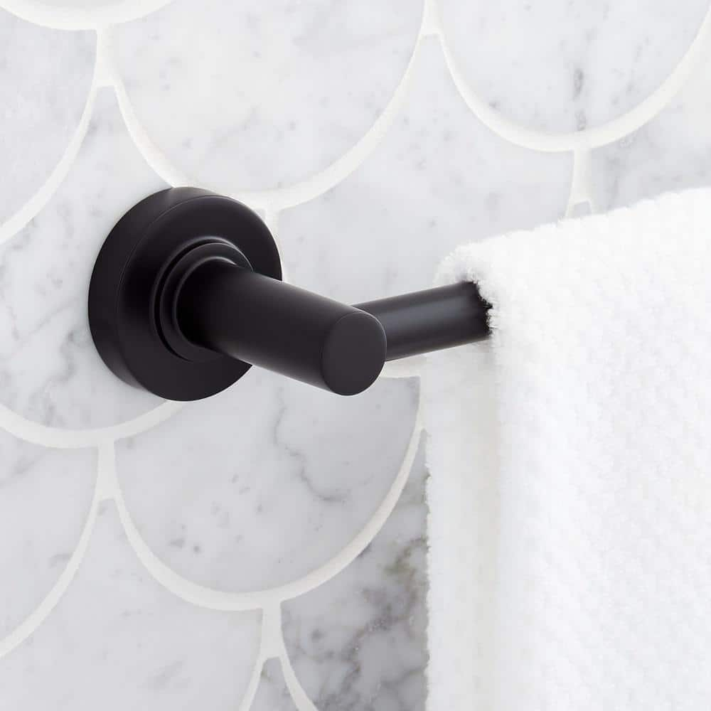 Lexia 24'' Wall Mounted Towel Bar
