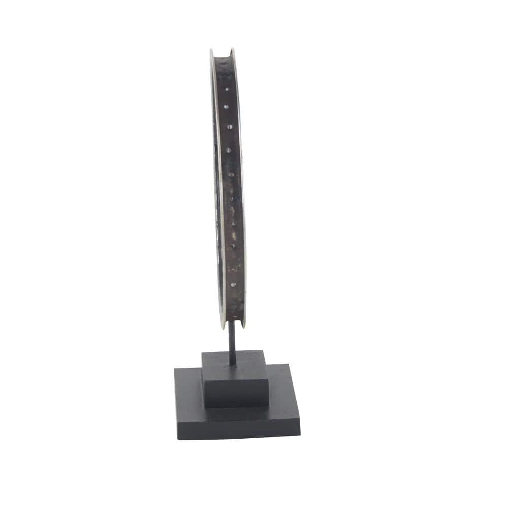 DecMode Iron Industrial Wheel Sculpture, Grey