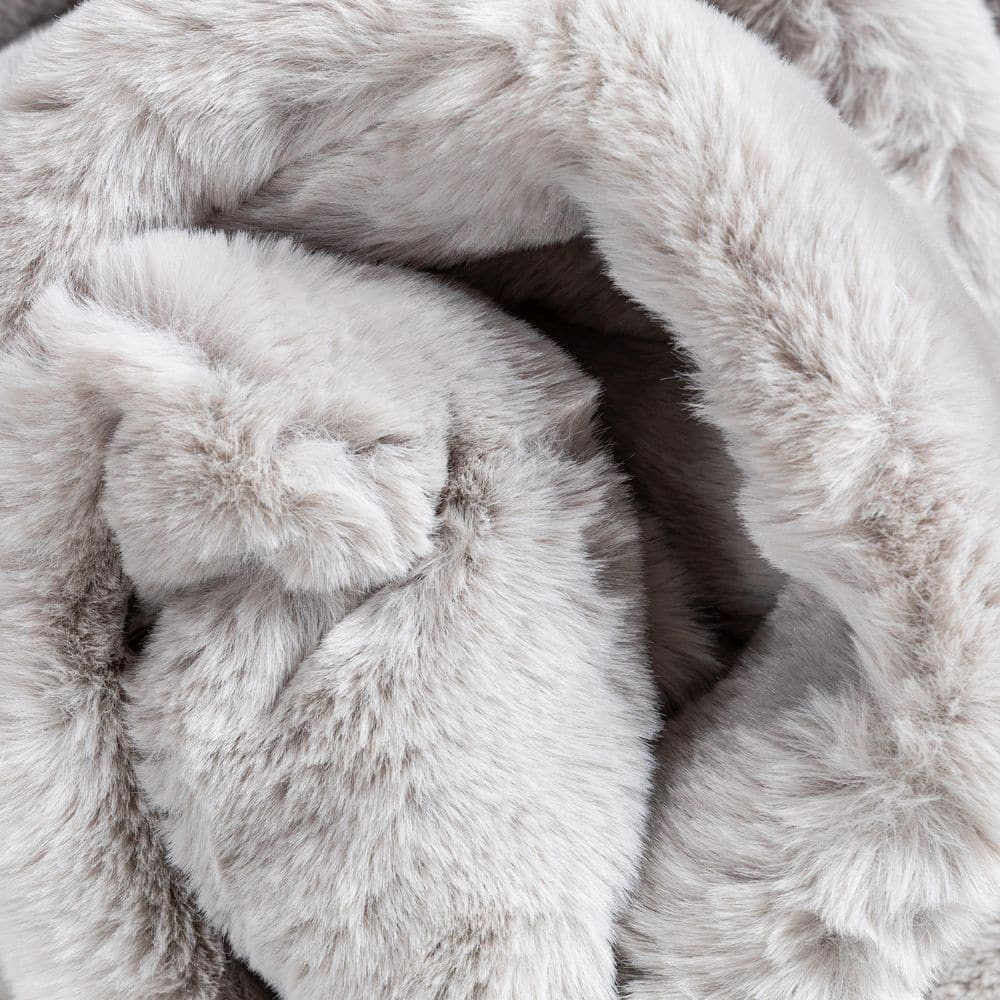 Well Woven Opal Crest Textured Solid White Modern Faux Fur 5'2" Heart Area Rug