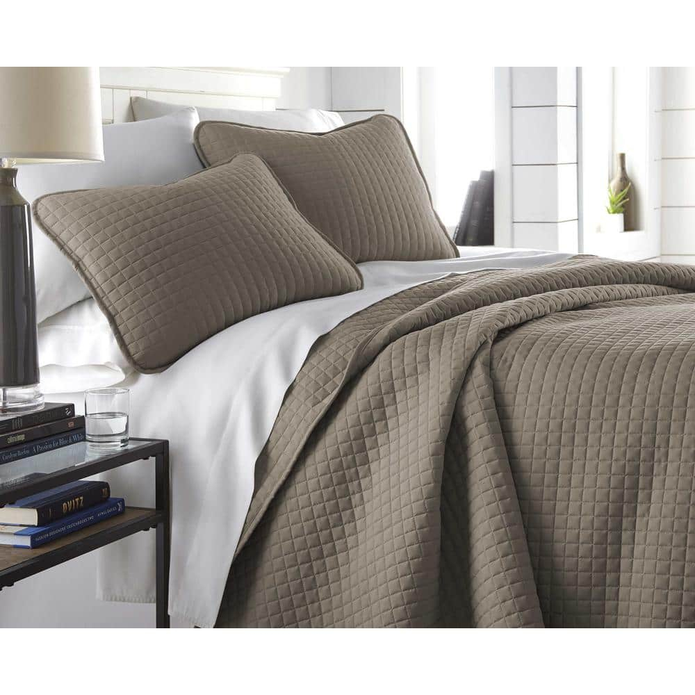 Vilano Dark Taupe Twin Microfiber Reversible Quilt Set
