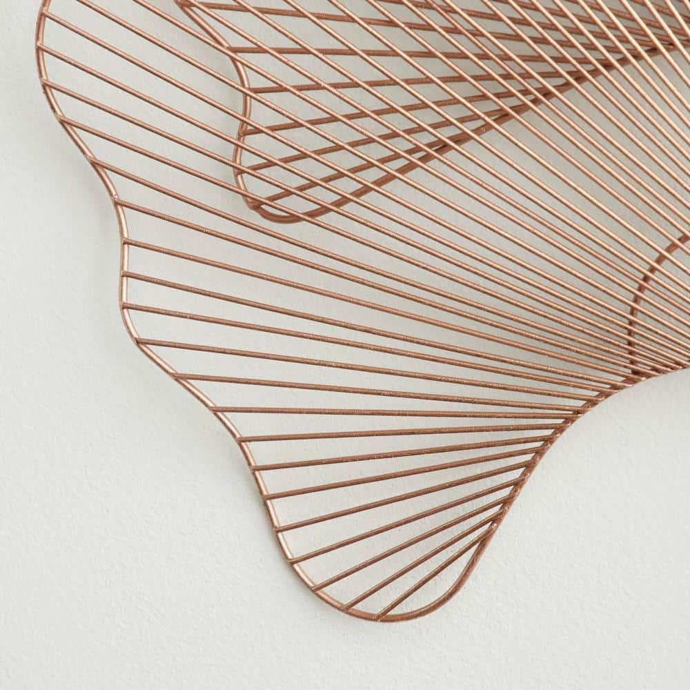 Deco 79 Metal Leaf Home Wall Decor Wall Sculpture with White Accents, Wall Art 25" x 2" x 40", Gold