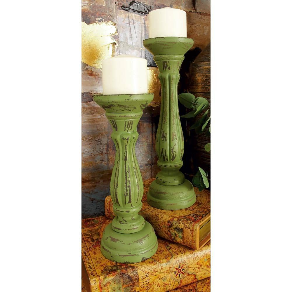 DecMode 3 Candle Green Wooden Distressed Turned Pillar Candle Holder, Set of 3