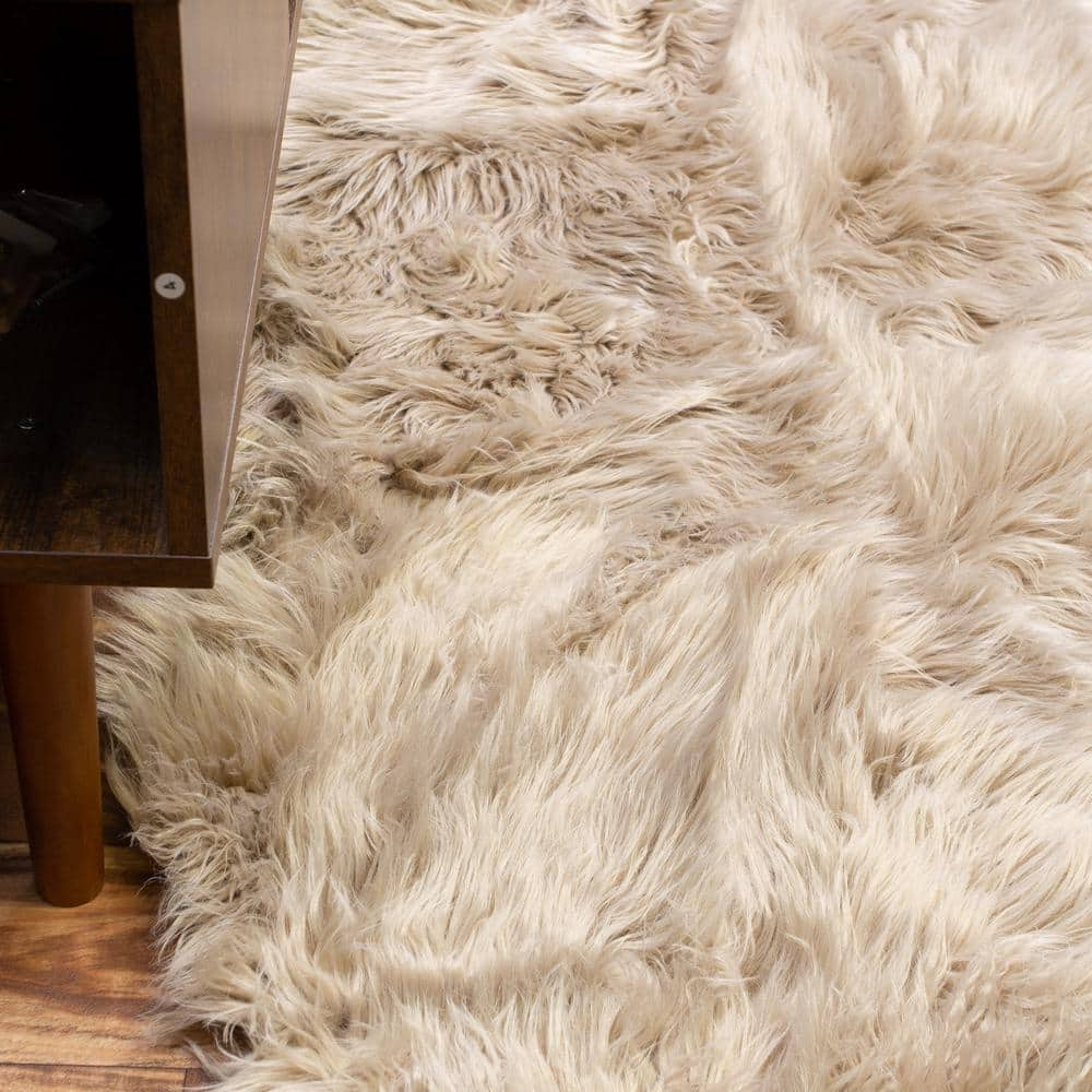 Ultra Soft Faux Sheepskin Fur Shag Rug Light Brown 4' x 6' Sheepskin