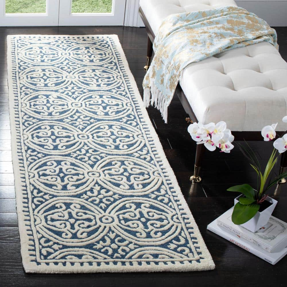 SAFAVIEH Cambridge Leslie Geometric Wool Runner Rug, Navy Blue/Ivory, 2'6" x 18'