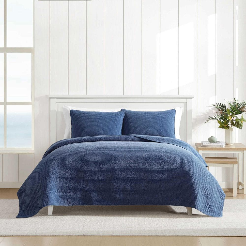 Deep Dive Wash Organic Cotton King Quilt Set in Navy