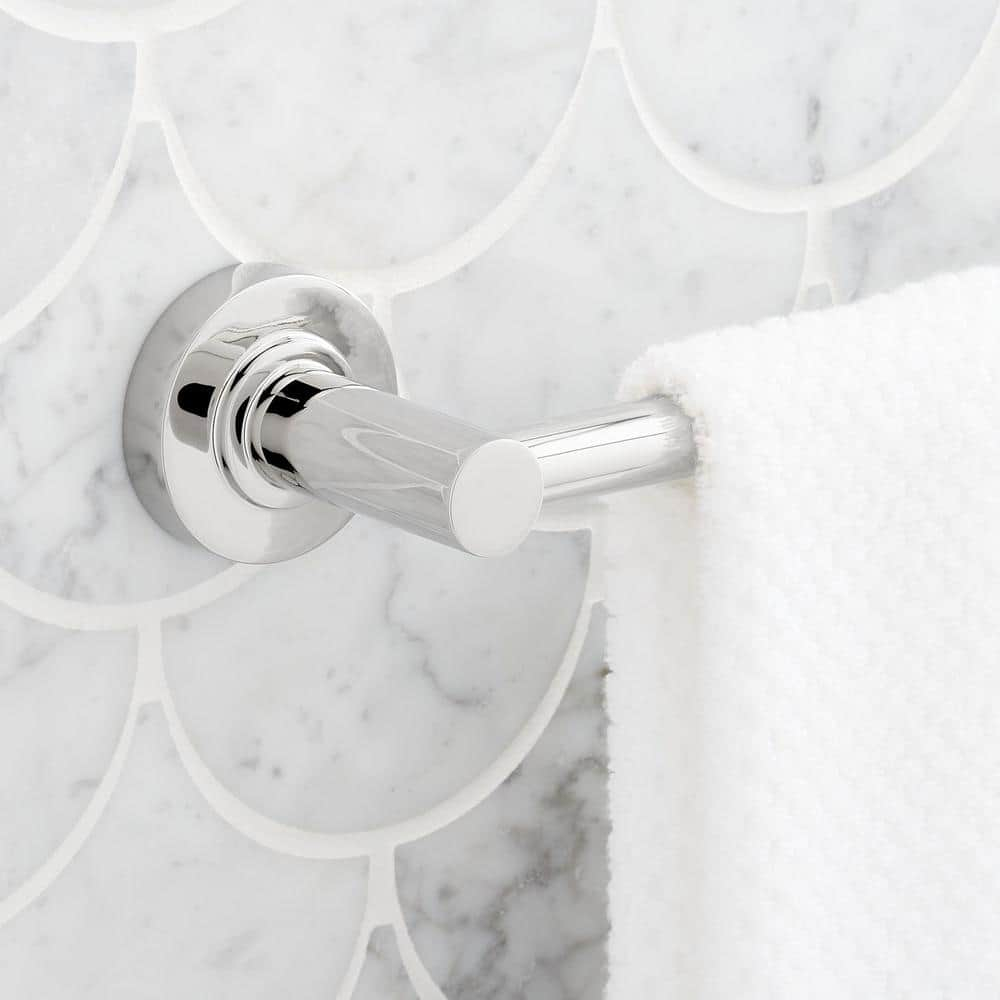 Lexia 24'' Wall Mounted Towel Bar