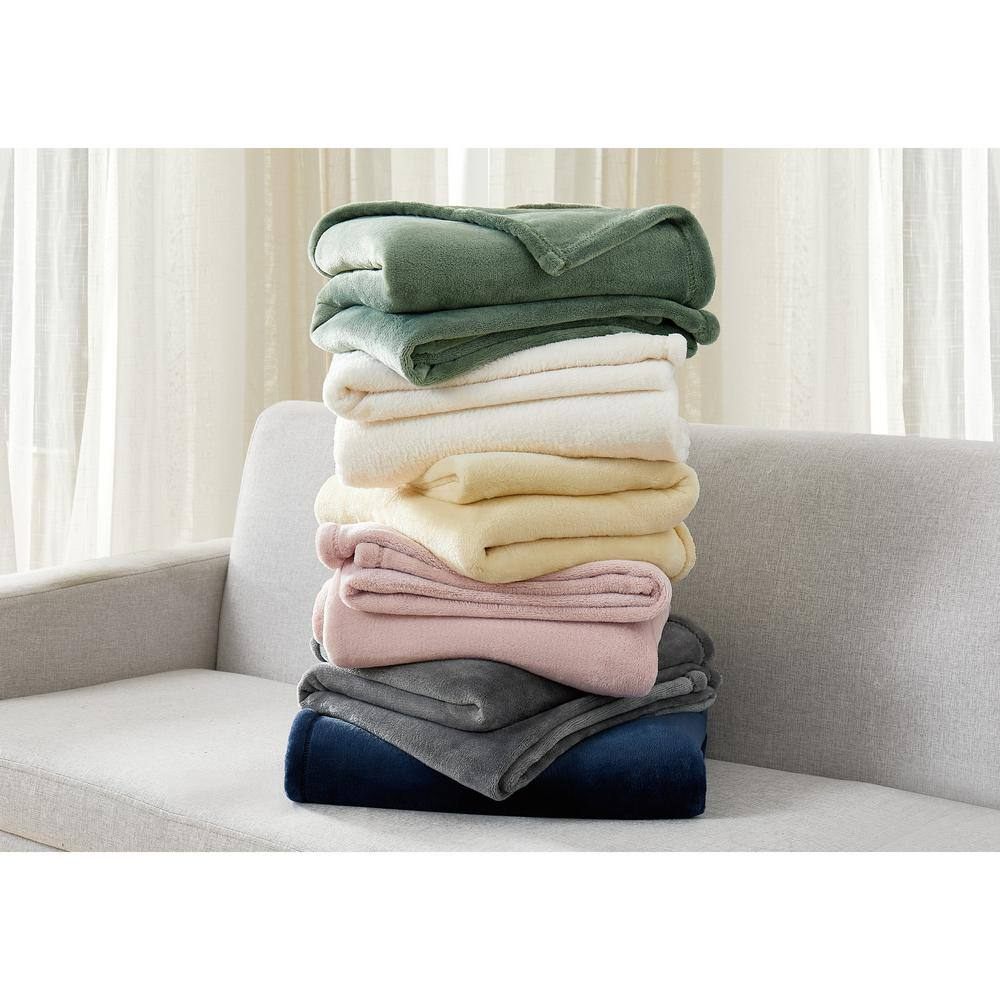 Soft Plush Yellow Faux Fur Machine Washable Throw Blanket