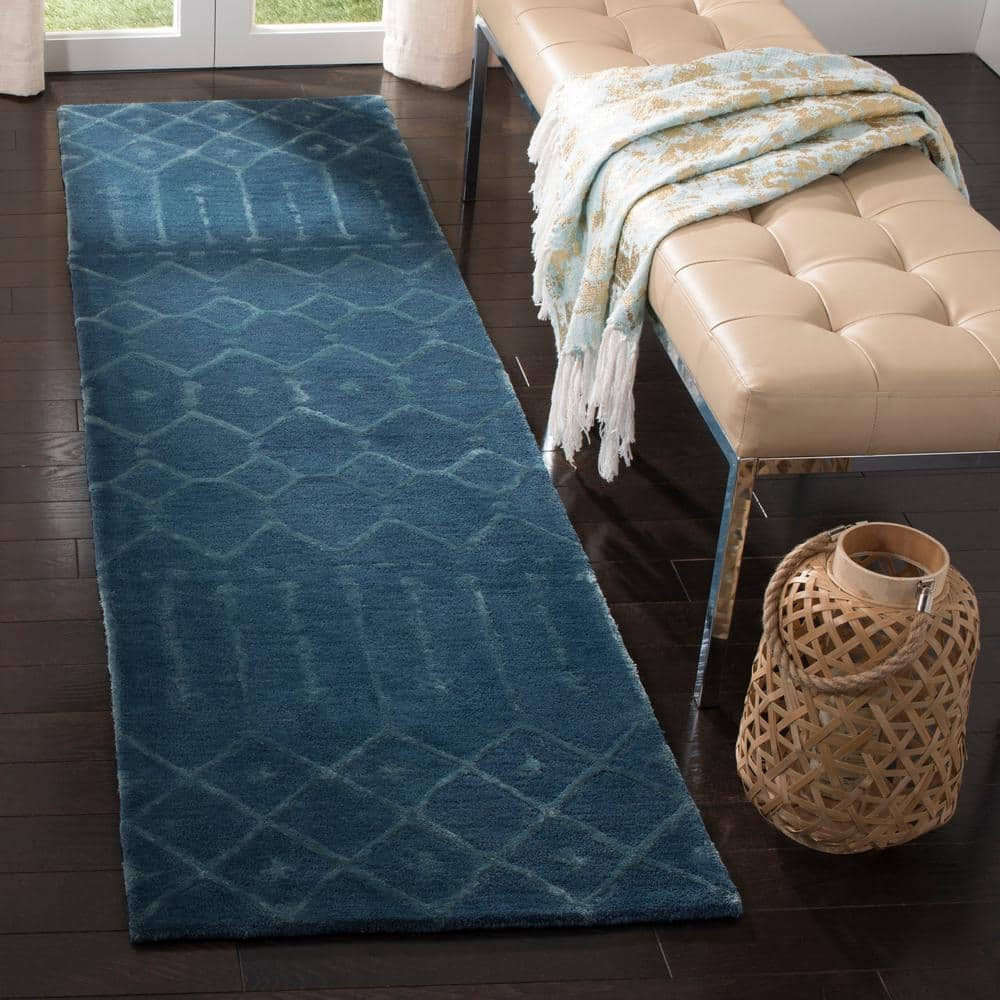 SAFAVIEH Himalaya Darin Geometric Wool Runner Rug, Navy/Silver, 2'3" x 16'