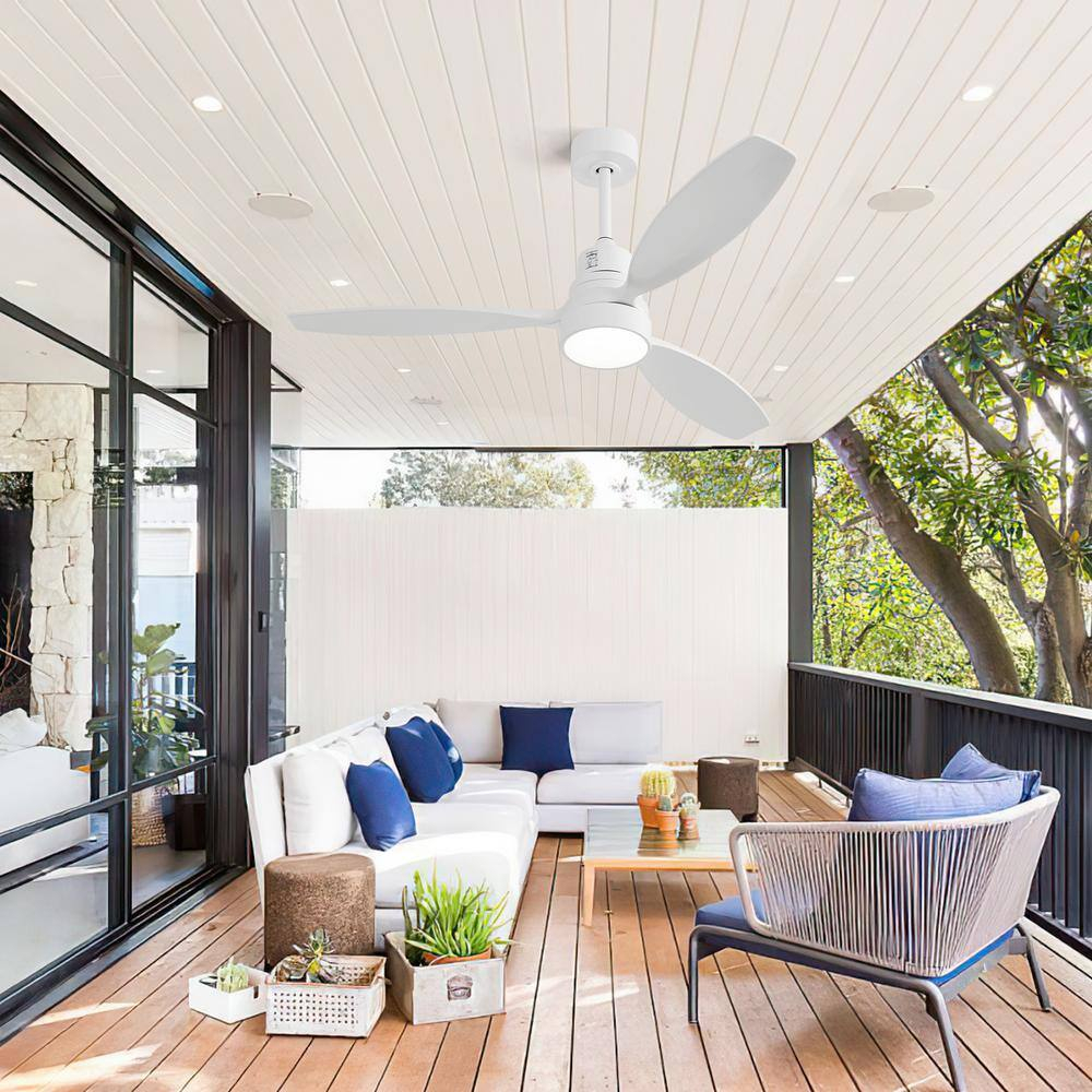 Moserein 52'' Indoor Ceiling Fan with Light and Remote Control,3 Blades,Reverse Airflow,White